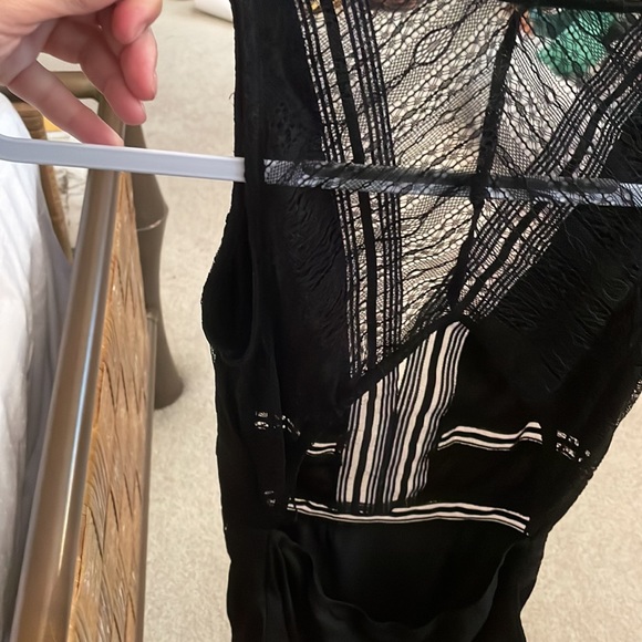 WINDSOR SHEER DERP V SHEER CUTOUT BLACK BODYSUIT. NWT SZ medium - Picture 3 of 11